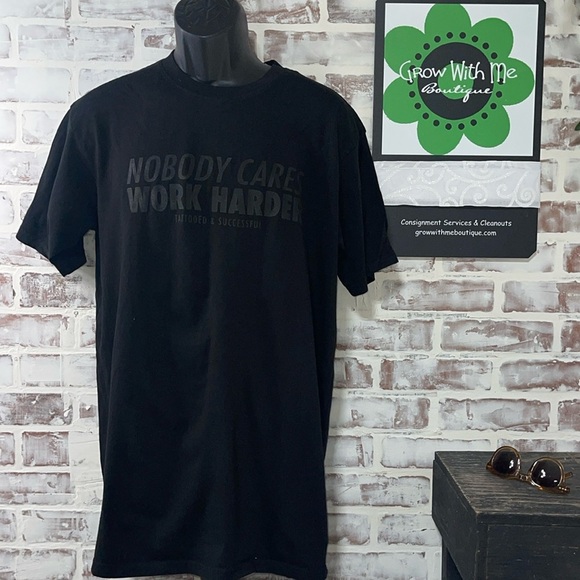 Tattooed and successful tshirt men’s large - Picture 1 of 5